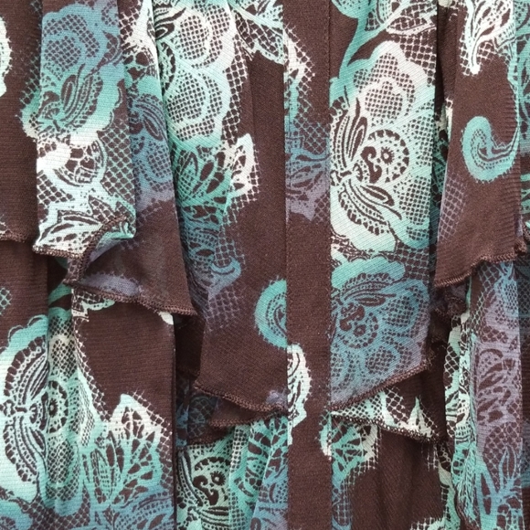 Bundle 3/$20 Gorgeous 0X EUC APT.9 top - Picture 2 of 5